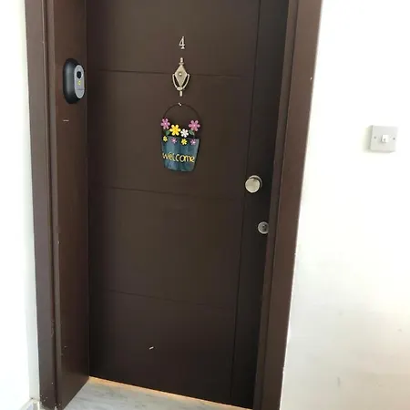 Reflex Spacious And Comfortable Apartment
