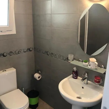 Reflex Spacious And Comfortable Apartment